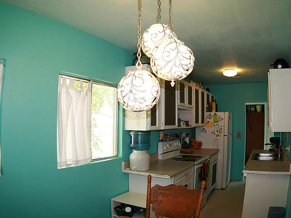 3rd image of 507 Avenue L