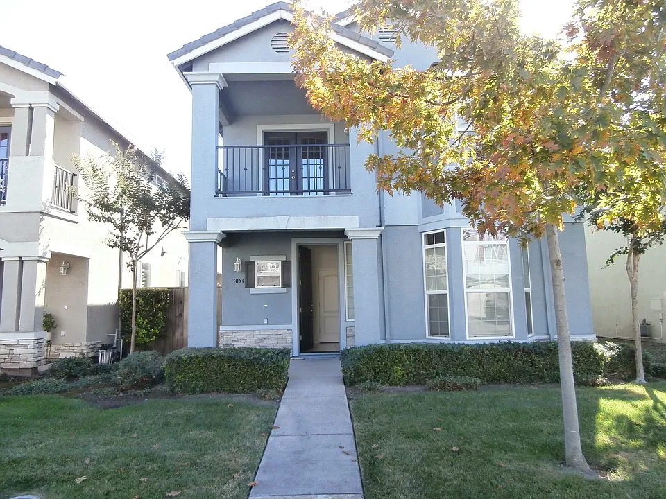 3054 Scarlet Oak Dr