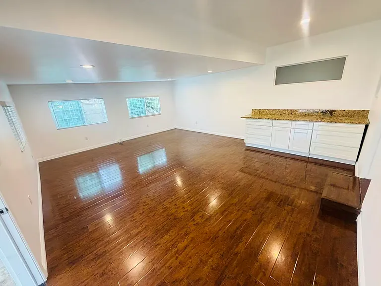 717 Carmelita Pl — Photo 1