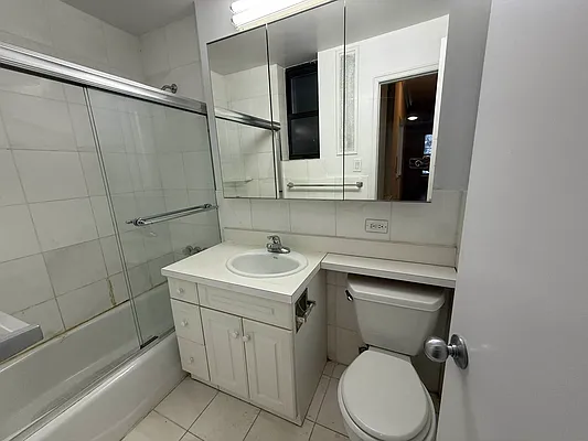 Rented by Oxford Property Group | media 11