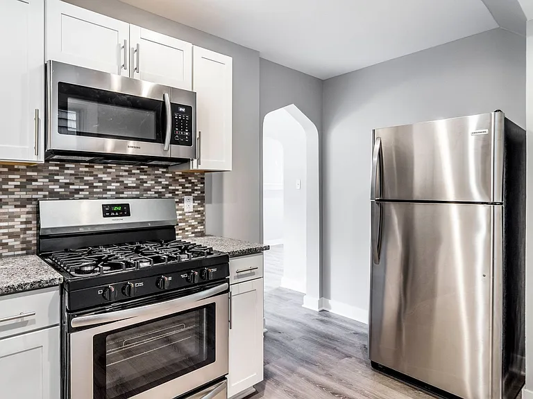 1618 Dagmar Ave — Photo 10