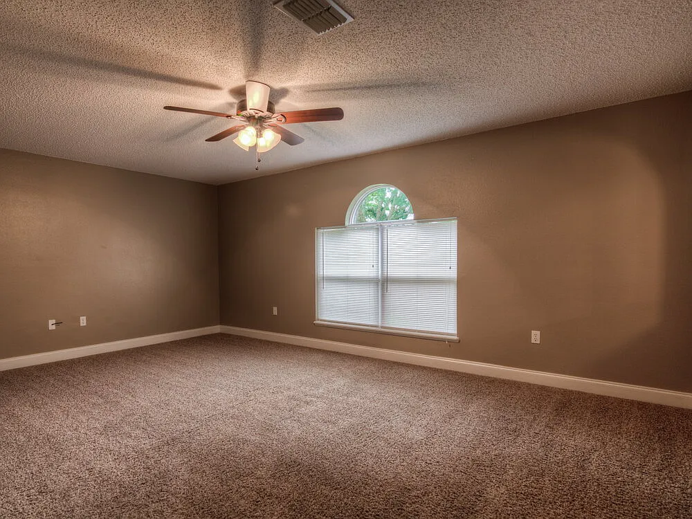 4 bed, 2.5 bath, 2128 sqft, $2,695 — Photo 2