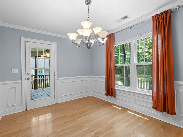 669 Fair Spring Dr — Photo 19