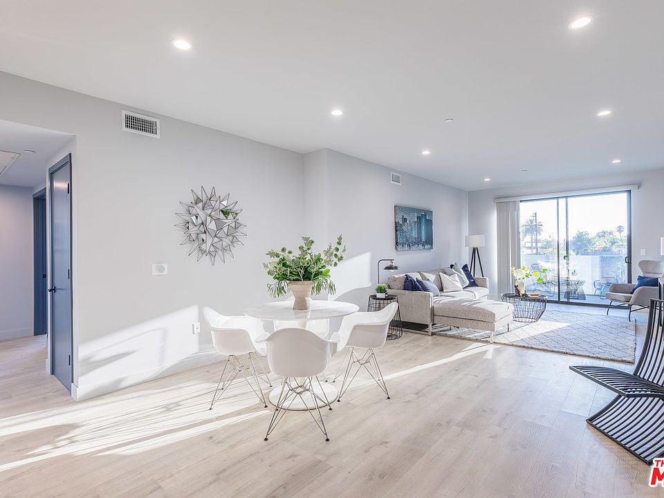 1st image of 900 Wilcox Ave #305