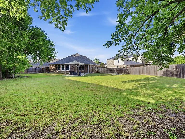 405 Windward Dr — Photo 37