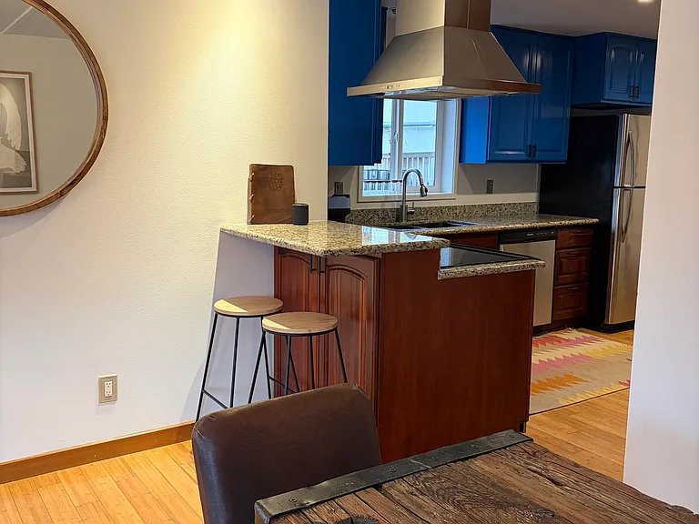 1409 NE Boat St #2 — Photo 8