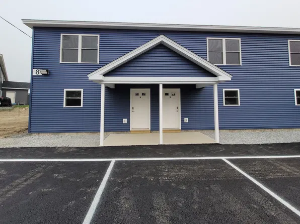 8 Juniper Ln, Levant, ME