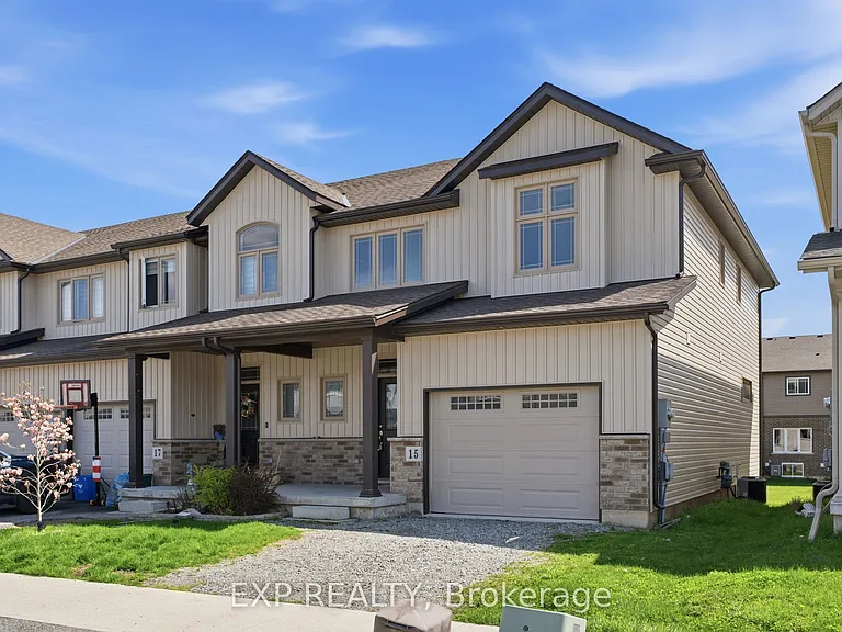 15 Bowman Cres — Photo 2