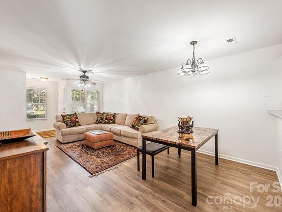 4th image of 1423 Jasper Ridge Dr
