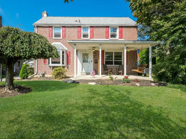 72 Colonial Park Dr, Springfield, PA 19064