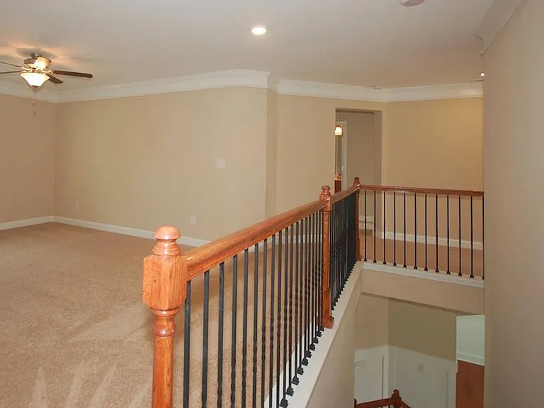 235 Haney Rd — Photo 16