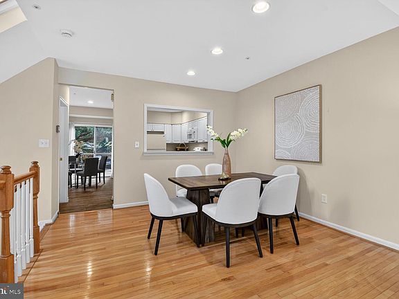 5th image of 5433 Whitley Park Ter #36