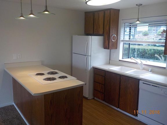 2nd image of 110 19th Ave SE Unit 19