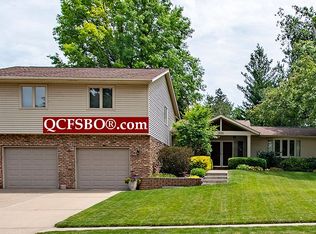 1835 Harding Ct, Bettendorf, IA 52722