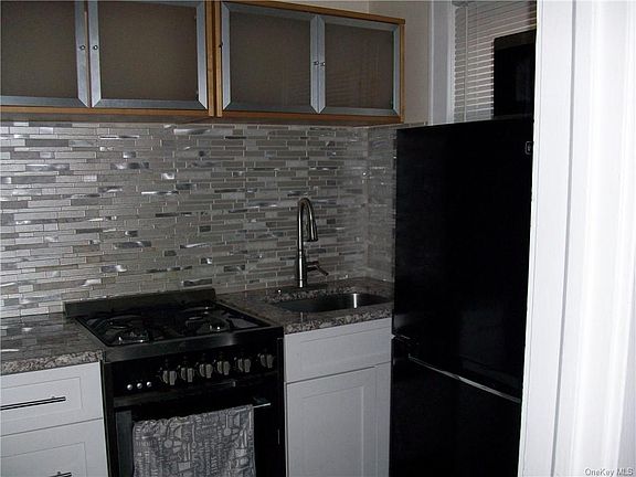 5th image of 2 Livingston Ave APT 1B