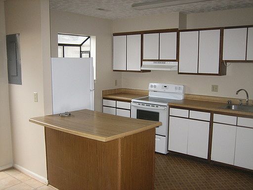 5th image of 285 Merrimac Trl