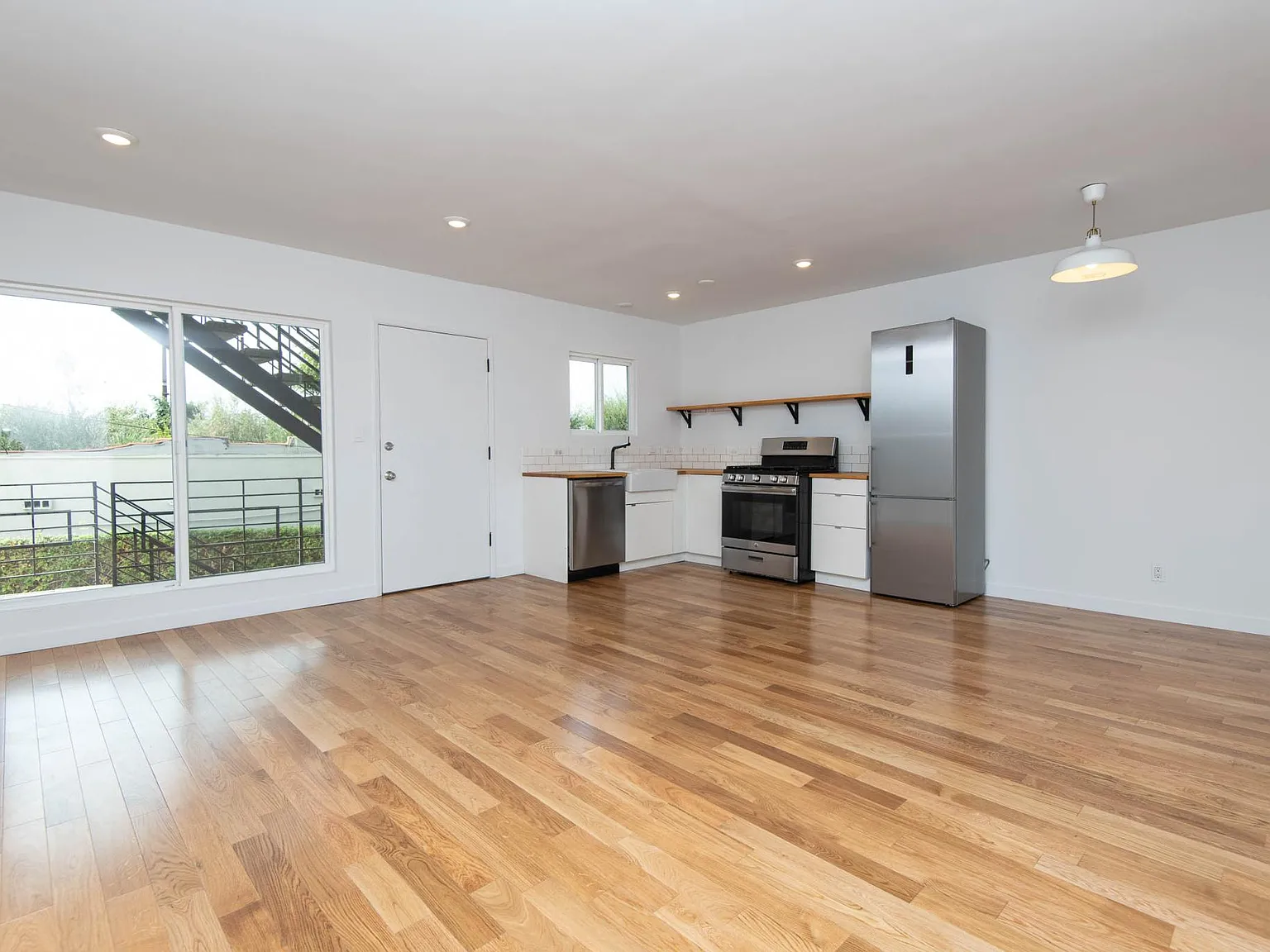 1 bed, 850 sqft, $2,650 — Photo 2