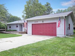 1645 Helen Dr, Norton Shores, MI