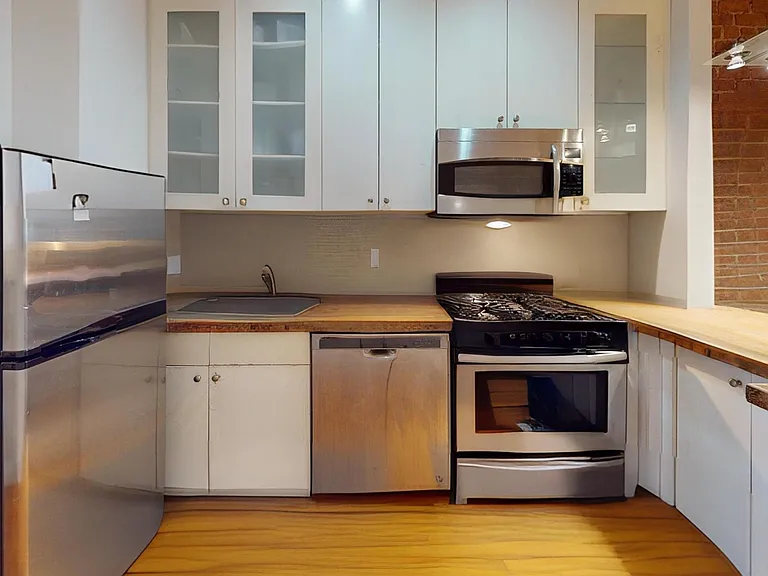 913 Garden St #3L — Photo 3