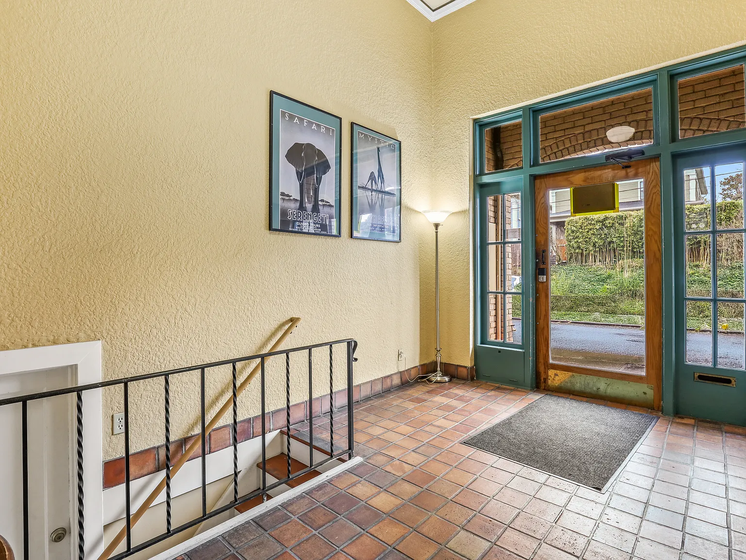 2128 SE Hawthorne Blvd - Caldwell Apartments — Photo 4