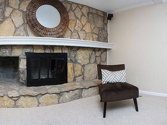 4th image of 12853 Andover Dr