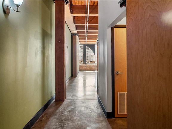 3rd image of 1114 Washington Ave #607