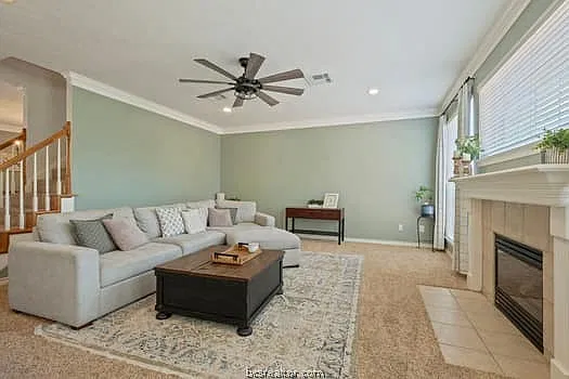 4 bed, 2.5 bath, 2972 sqft, $3,200 — Photo 4