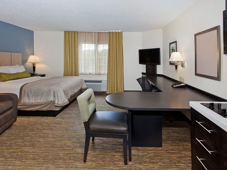 Queen Studio Suite room