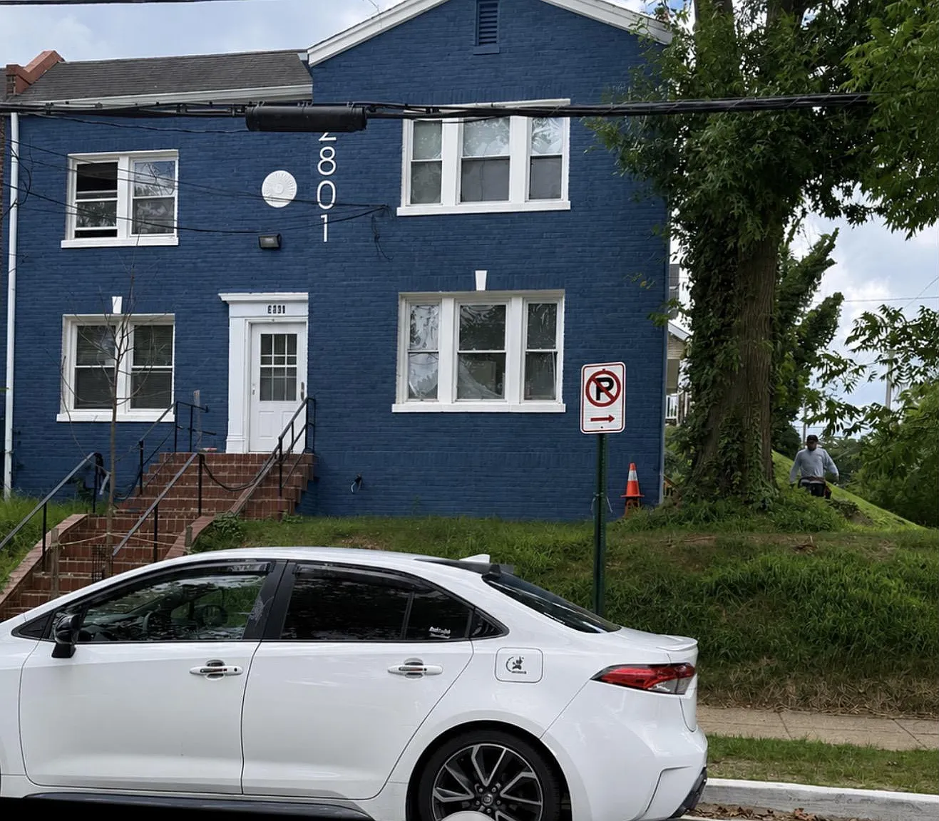2 bed, 3220 sqft, $2,600 — Photo 1