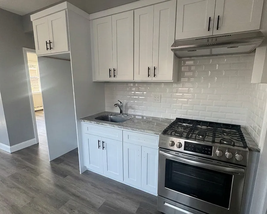 87 Jewell St #2R