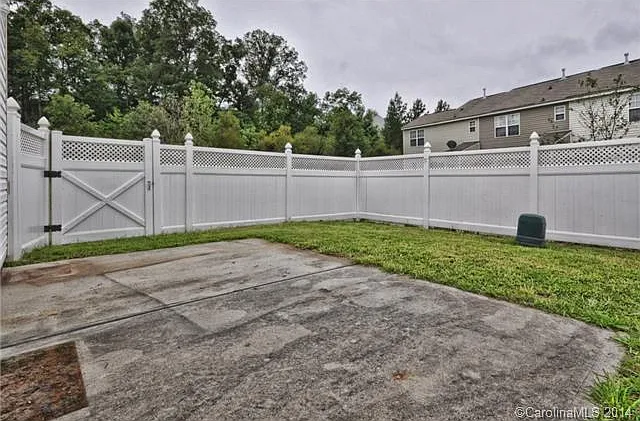 17063 Greenlawn Hills Ct — Photo 7