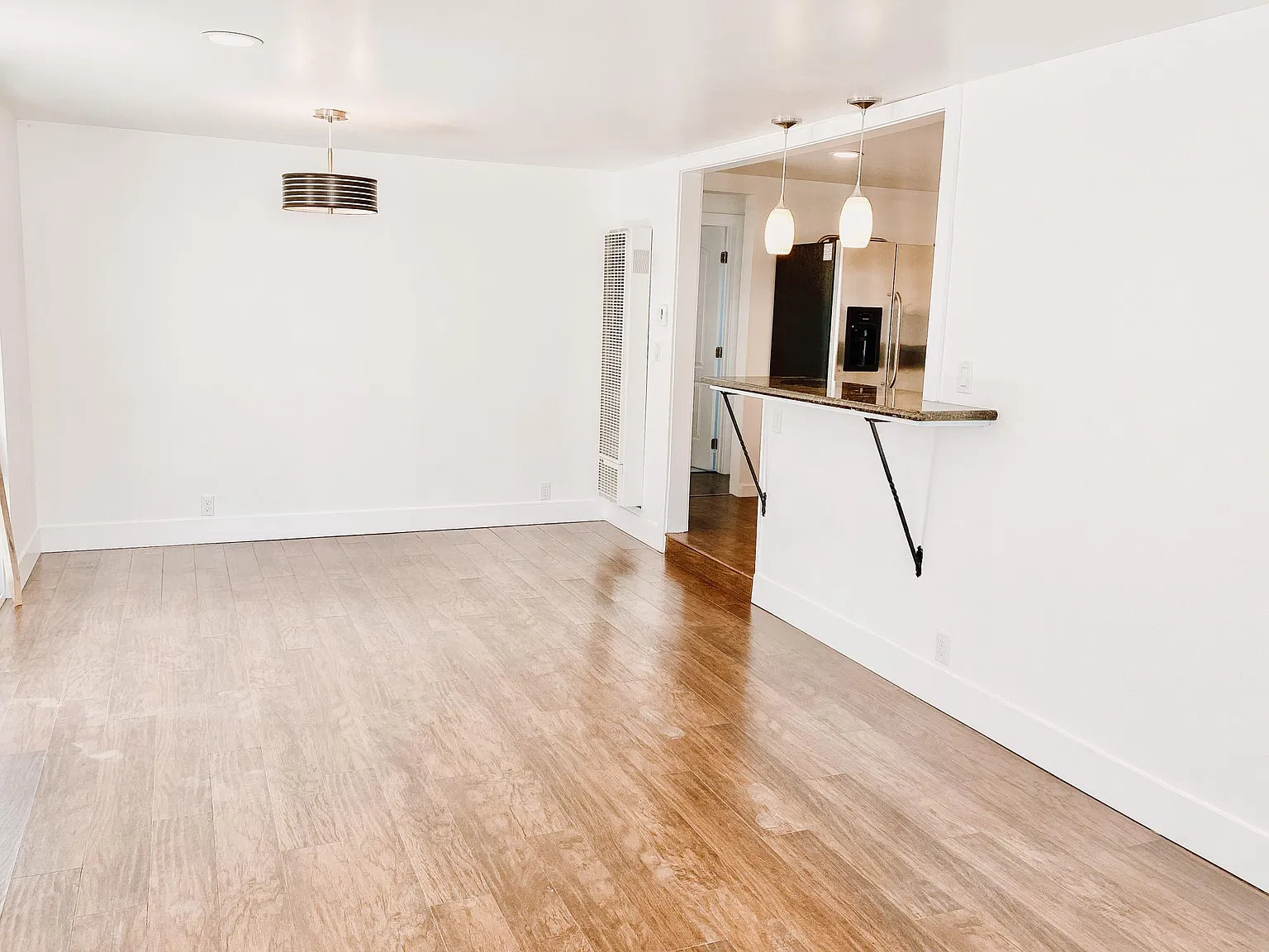 3 bed, 1100 sqft, $4,000 — Photo 3