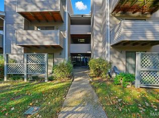 1311 Prospect Village Ln APT B, Ballwin, MO