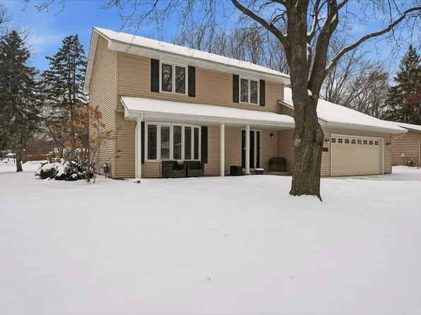 10155 Pilgrim Ln N, Maple Grove, MN 55369