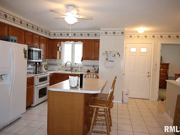 5th image of 1302 W Cress Creek Ct