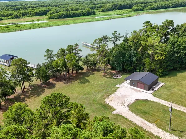 380 Lonesome Dove Trl, Trinity, TX 75862