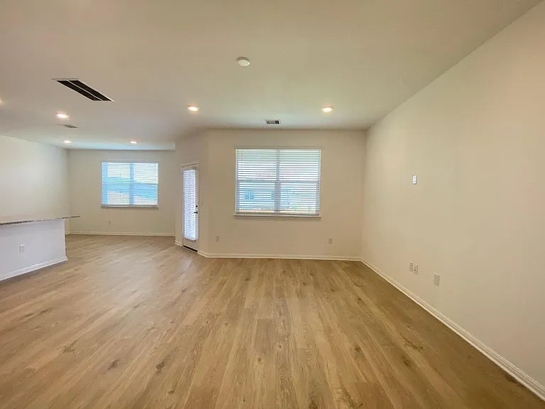 100 Calla Ln — Photo 6