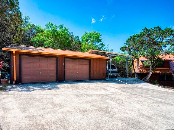 3rd image of 299 LAKE HAVEN DR
