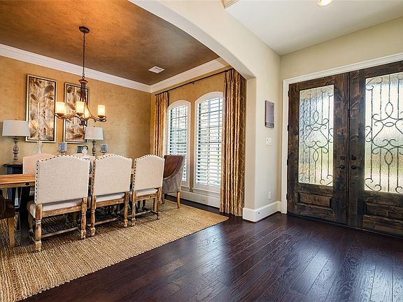 2nd image of 27210 Hollow Pass Ln