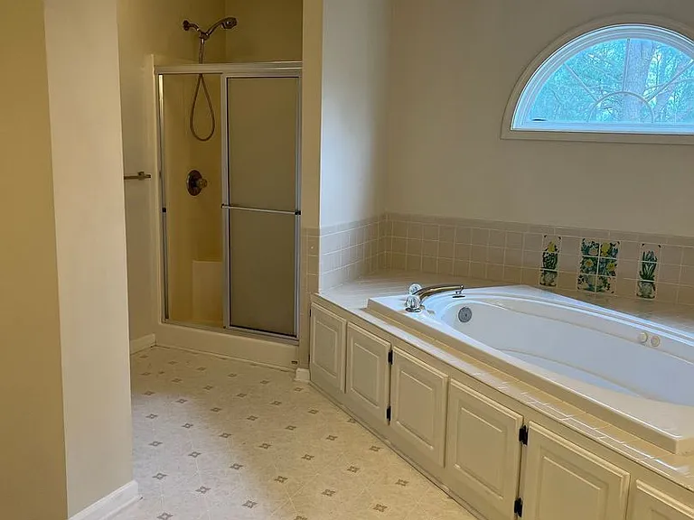 110 Bugle Ct — Photo 35