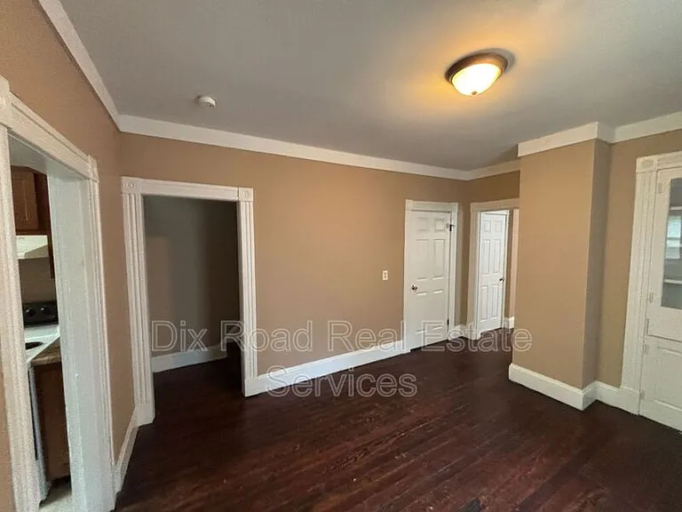 411 Millikin St — Photo 12