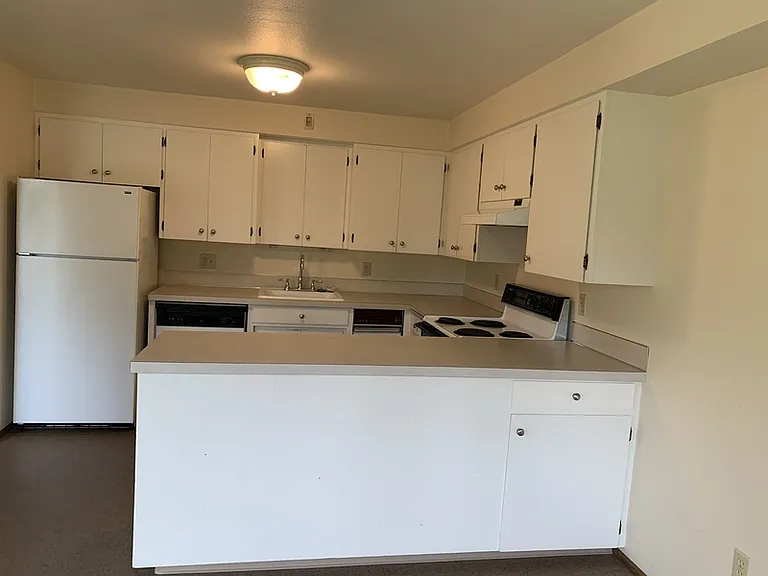 202 La Villa Dr — Photo 2