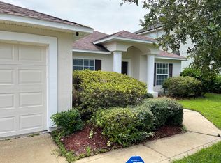 13711 Devan Lee Dr E, Jacksonville, FL 32226