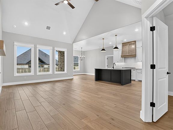 3rd image of 10433 SW 51st St