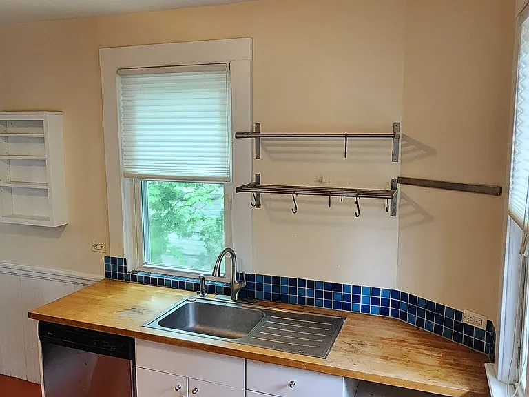 18 Perry St #3 — Photo 8