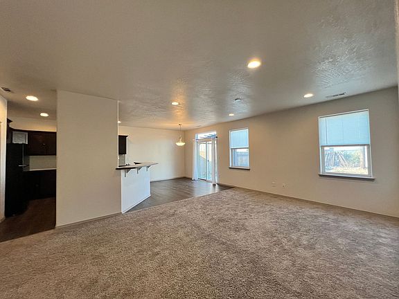 3rd image of 1352 E Nen Dr