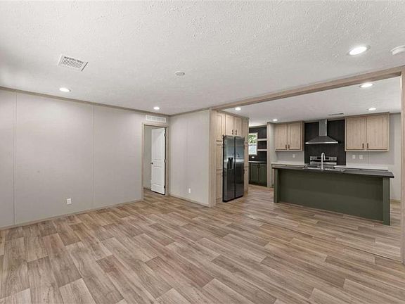 5th image of 108 Galahad Rd
