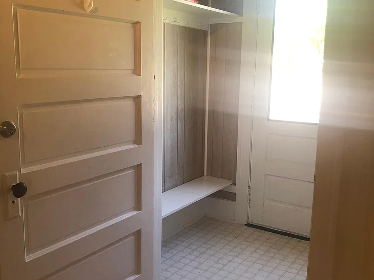 Front door / Foyer