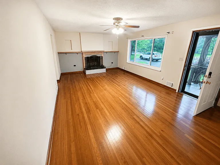 8944 Bunnell Hill Rd — Photo 4