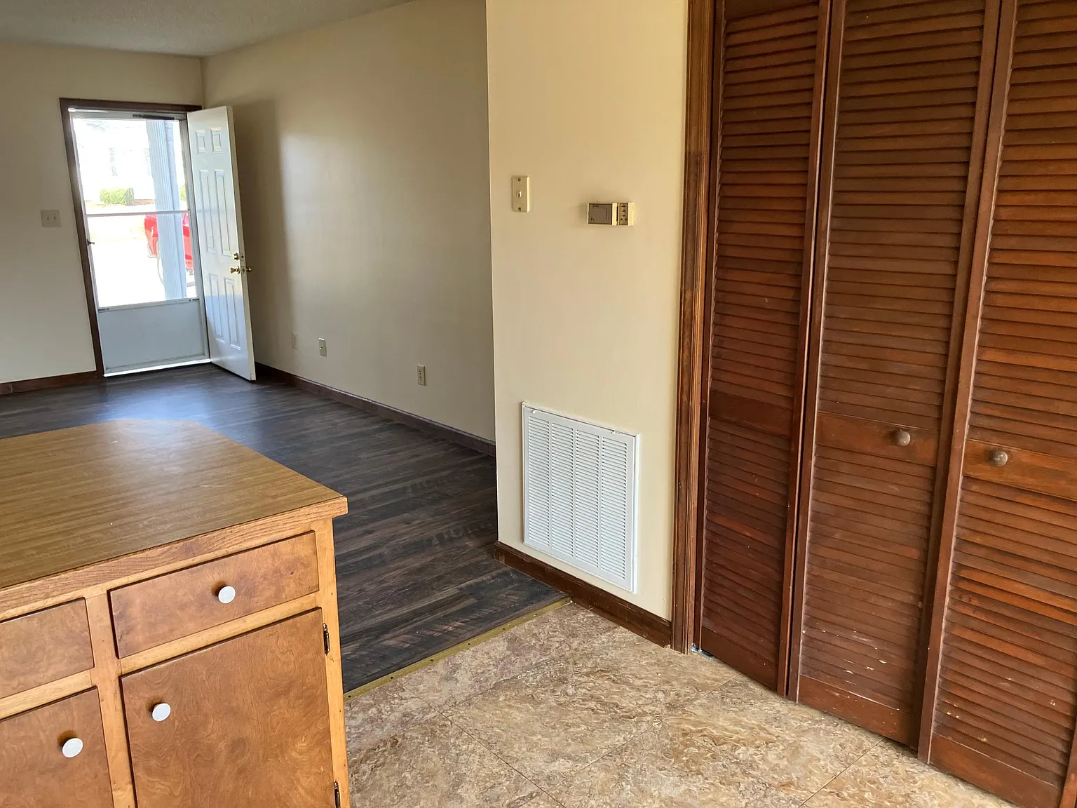 2 bed, 980 sqft, $1,000 — Photo 4